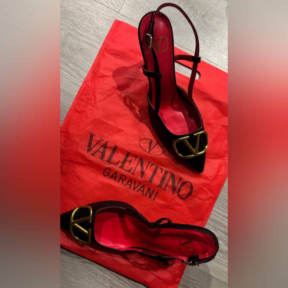 Valentino look alike Cop.y Black Pointed Slingback Pumps with Gold V Emblem - Picture 3 of 5